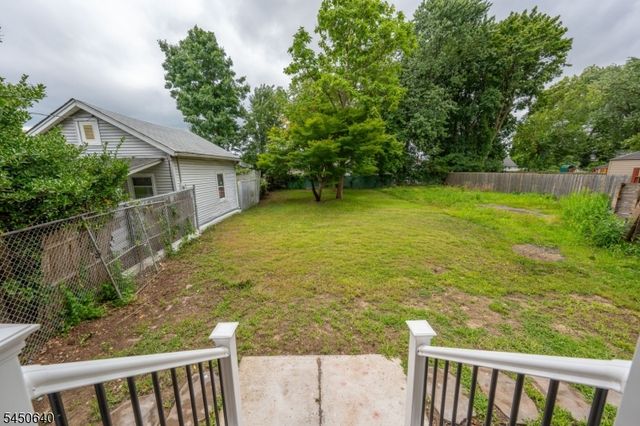 806 E 2Nd St, Plainfield City, NJ 07062