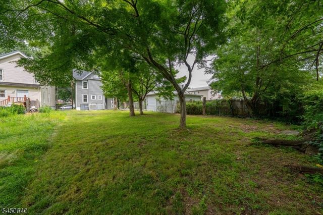806 E 2Nd St, Plainfield City, NJ 07062