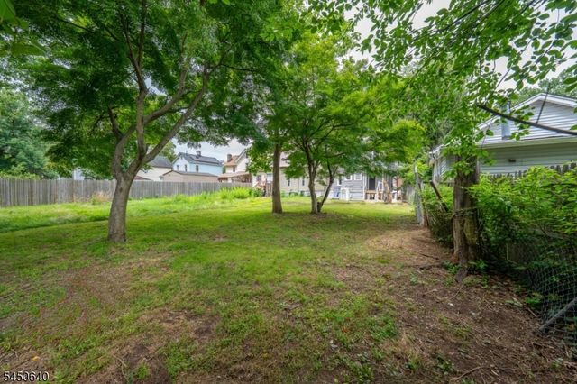 806 E 2Nd St, Plainfield City, NJ 07062