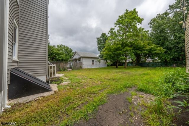806 E 2Nd St, Plainfield City, NJ 07062
