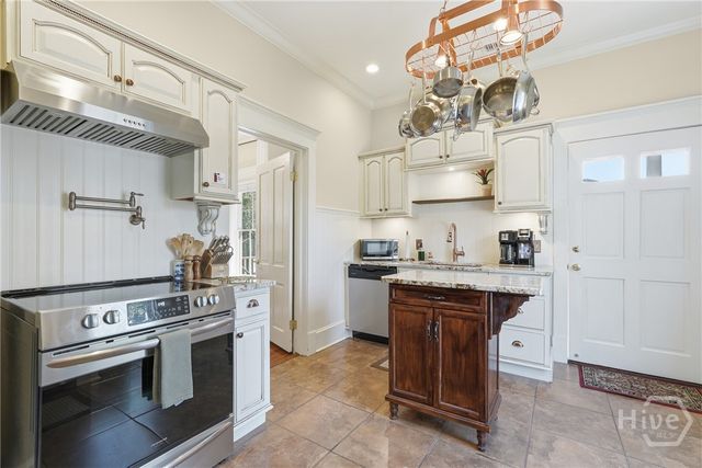 321 W 39th Street, Savannah, GA 31401