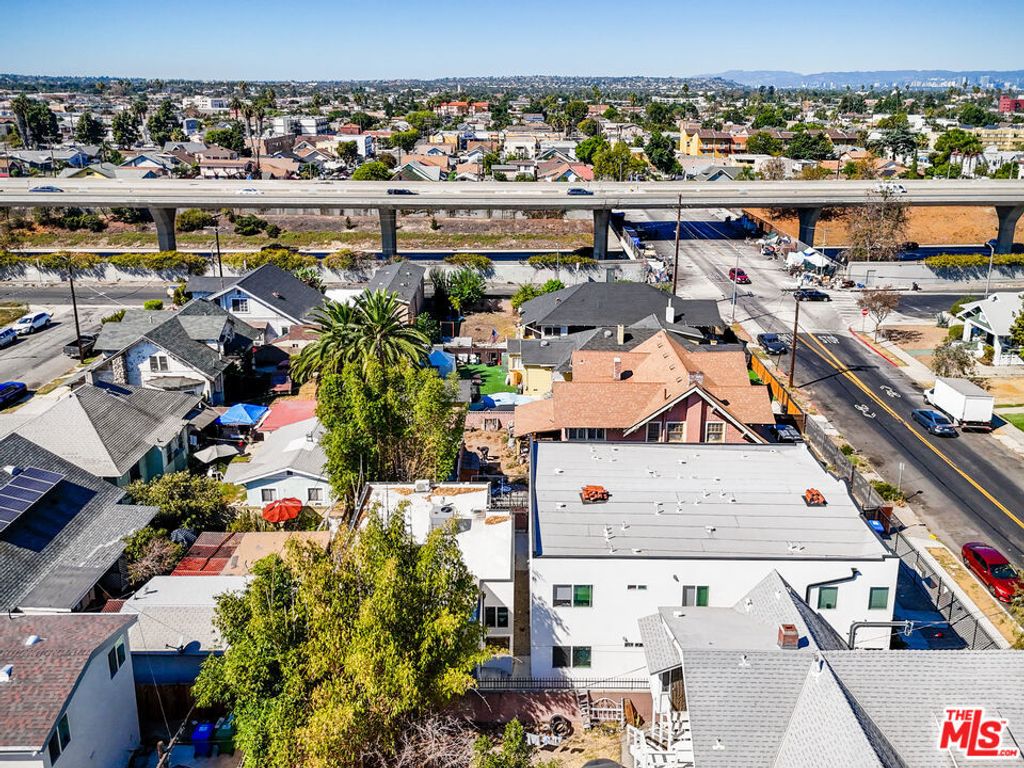 324 W 51st Street, Los Angeles, CA 90037 — photo 3