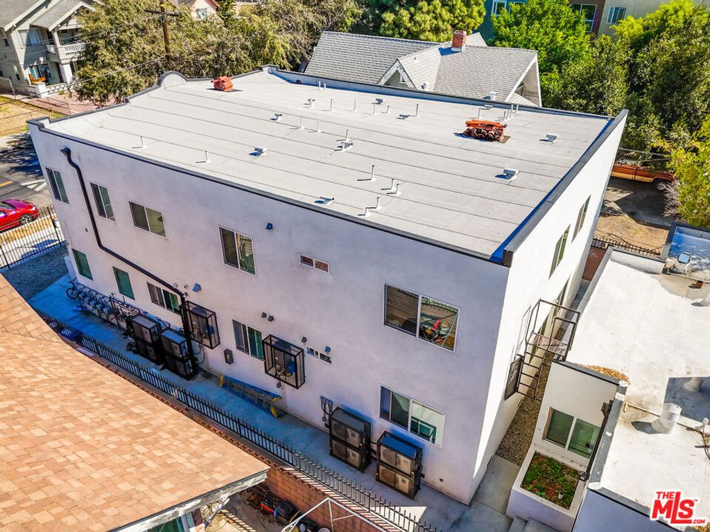 324 W 51st Street, Los Angeles, CA 90037 — photo 5