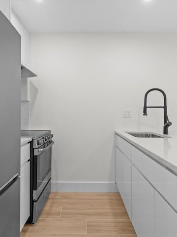 300 18TH Street, New York City, NY 11215