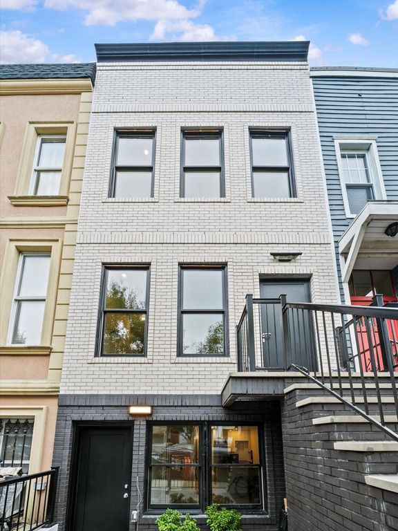 300 18TH Street, New York City, NY 11215