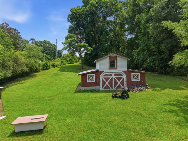 251 NW W Broadacre Road, Dalton, GA 30721