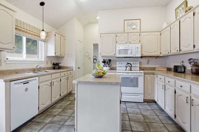 7400 Catlow Court, Fort Worth, TX 76137