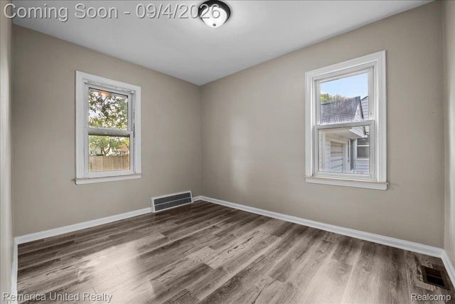 28526 Brentwood Street, Southfield, MI 48076