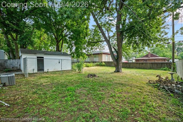 28526 Brentwood Street, Southfield, MI 48076