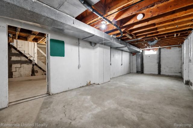 28526 Brentwood Street, Southfield, MI 48076