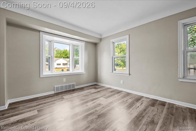 28526 Brentwood Street, Southfield, MI 48076