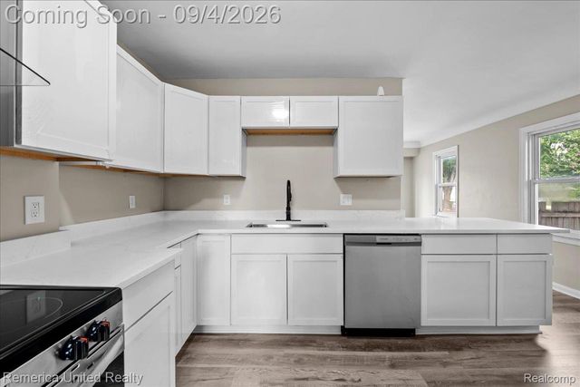 28526 Brentwood Street, Southfield, MI 48076