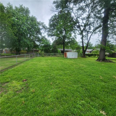 8106 Holly Avenue, Fort Smith, AR 72908