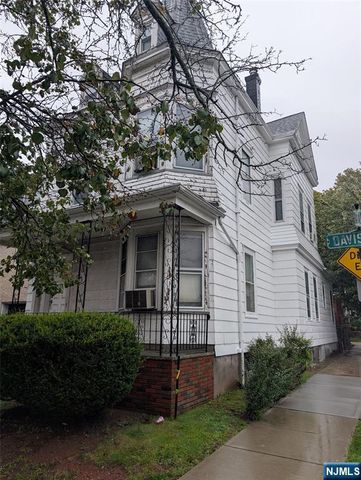 10 Davis Avenue, Harrison, NJ 07029