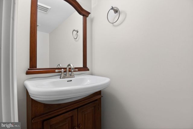 220 PENDER, Rockville, MD 20850