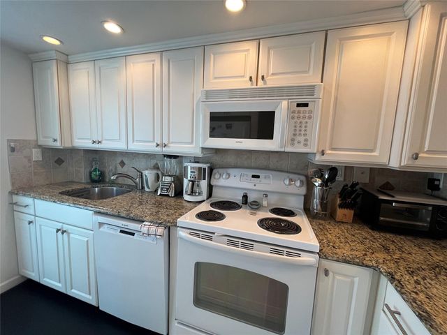 333 NE 21ST Avenue 318, Deerfield Beach, FL 33441