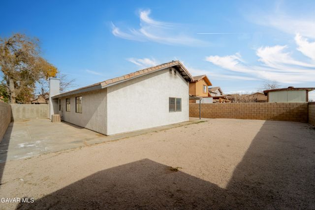 1270 W Avenue H4, Lancaster, CA 93534