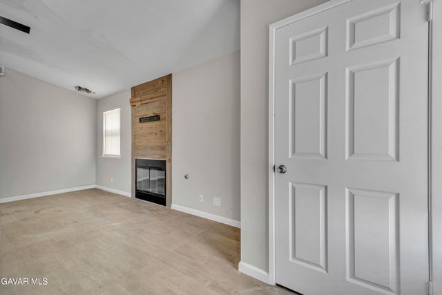 1270 W Avenue H4, Lancaster, CA 93534