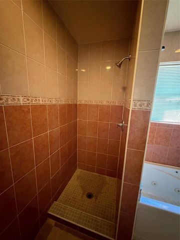 125 N Forest Drive, Willis, TX 77378