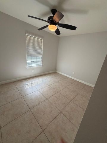 125 N Forest Drive, Willis, TX 77378
