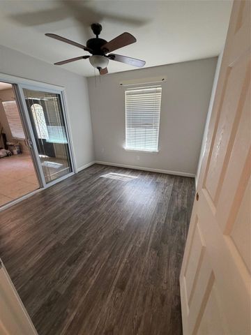 125 N Forest Drive, Willis, TX 77378