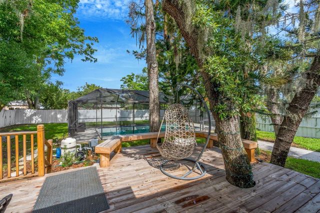 8732 OVERLOOK DRIVE, Tampa, FL 33617