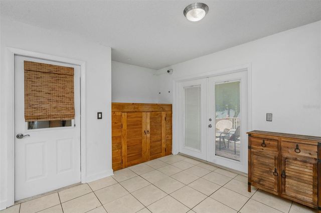 8732 OVERLOOK DRIVE, Tampa, FL 33617