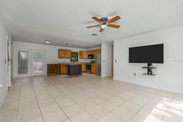8732 OVERLOOK DRIVE, Tampa, FL 33617