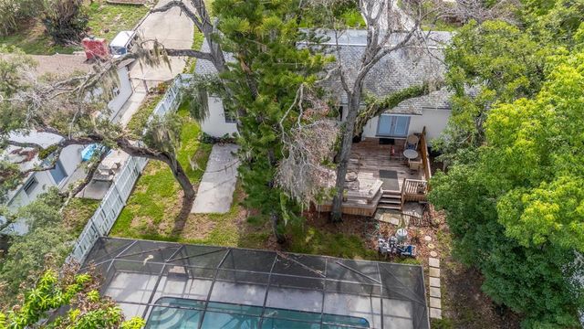 8732 OVERLOOK DRIVE, Tampa, FL 33617