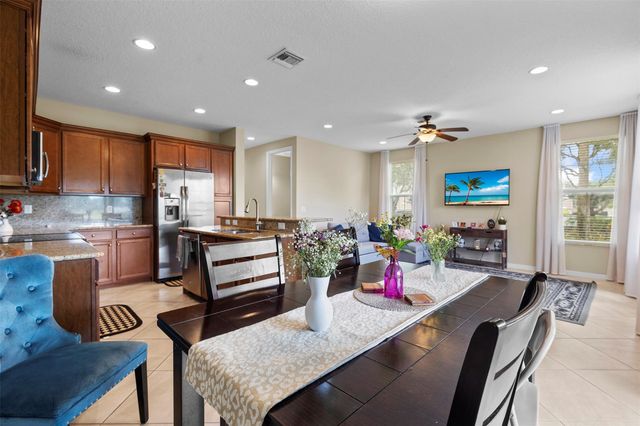 5224 SW 77th Way, Davie, FL 33328