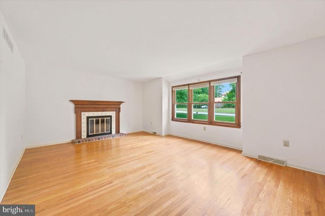 4 LOCUST WAY, Lafayette Hill, PA 19444