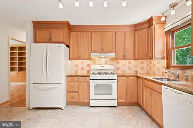 4 LOCUST WAY, Lafayette Hill, PA 19444