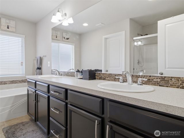3328 Nova St NE, Olympia, WA 98516