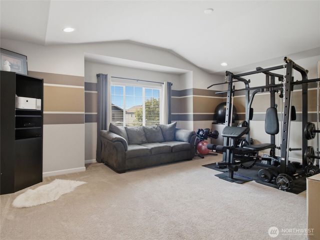 3328 Nova St NE, Olympia, WA 98516