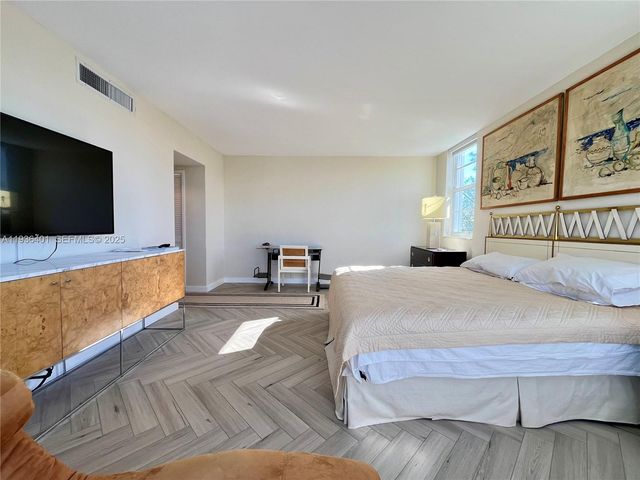 9341 E Bay Harbor Dr 6D, Bay Harbor Islands, FL 33154