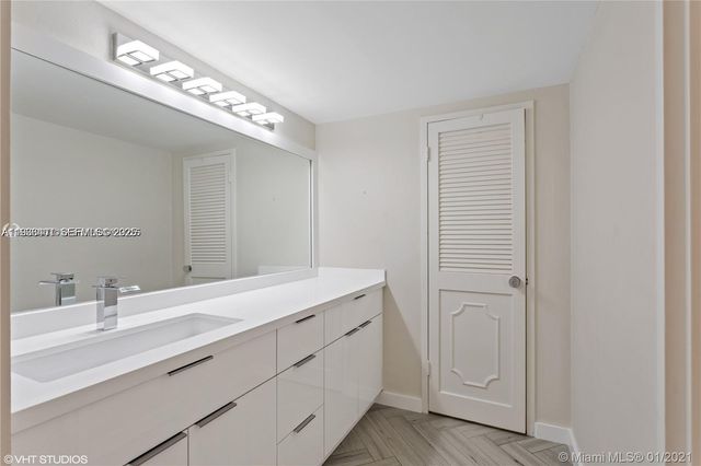 9341 E Bay Harbor Dr 6D, Bay Harbor Islands, FL 33154