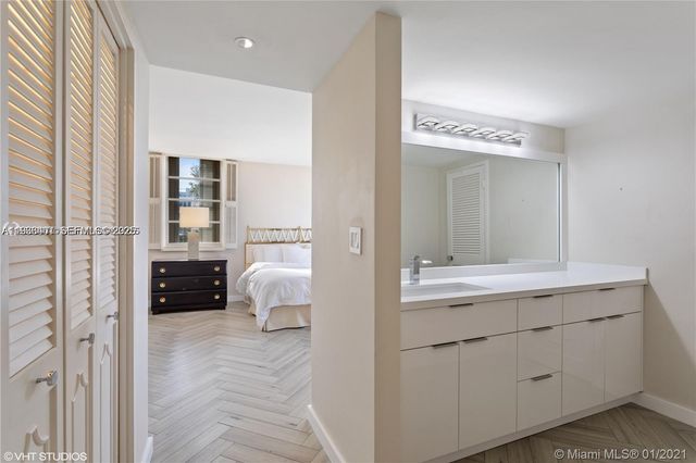 9341 E Bay Harbor Dr 6D, Bay Harbor Islands, FL 33154