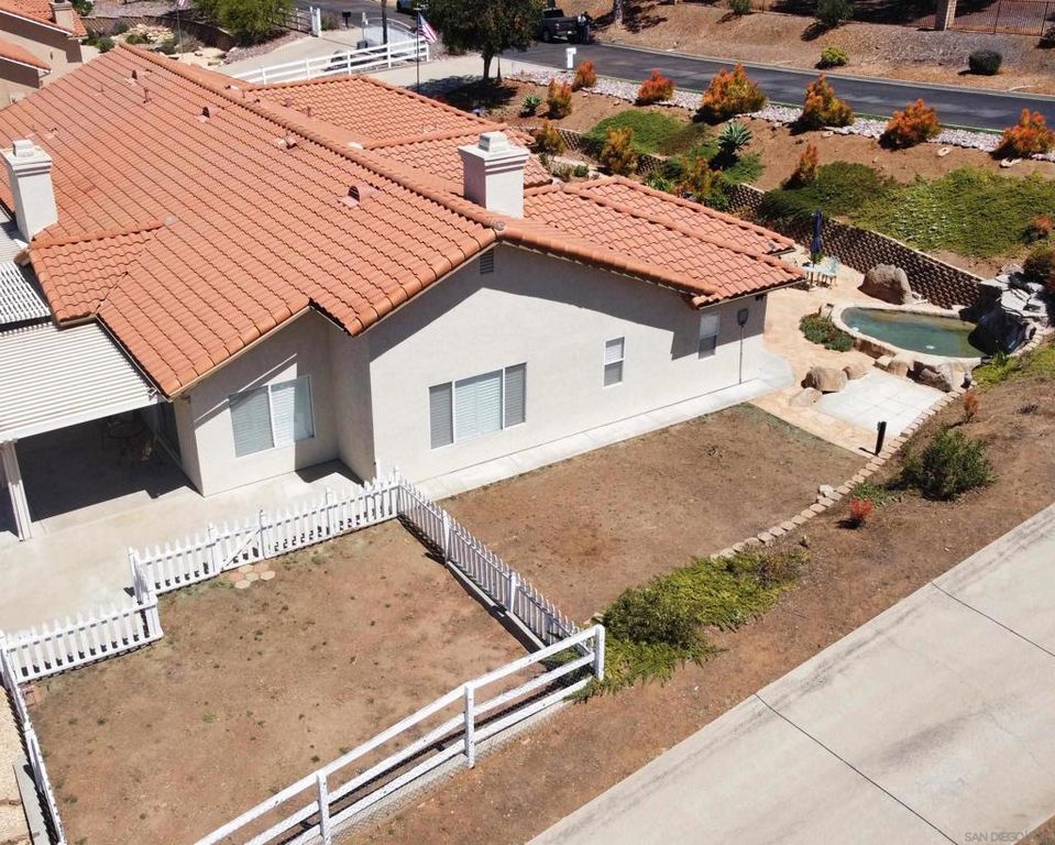 Image 4 of property listing at 1927 Coronado View, Alpine, CA 91901