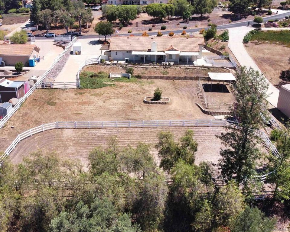 Image 7 of property listing at 1927 Coronado View, Alpine, CA 91901