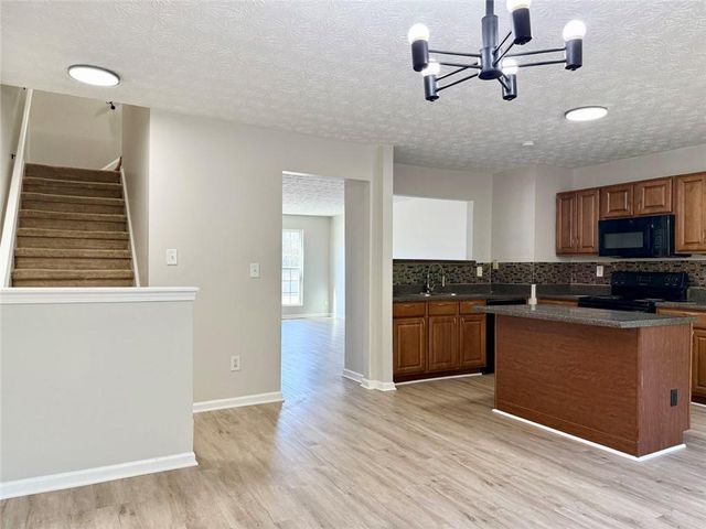 1708 Redan E, Lithonia, GA 30058