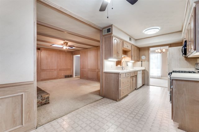 2977 Selma Lane, Farmers Branch, TX 75234