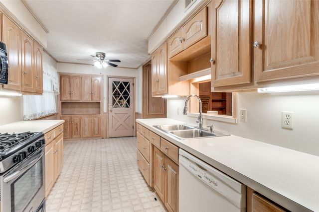 2977 Selma Lane, Farmers Branch, TX 75234