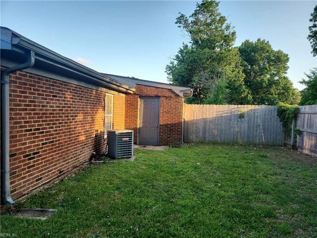 6045 Bradford Dr Unit B, Suffolk, VA 23435
