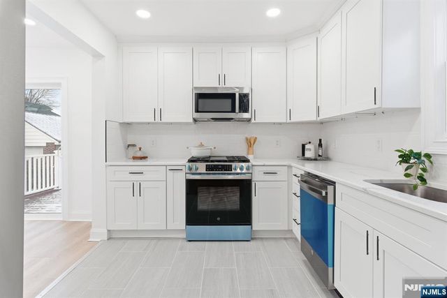 82 Cresskill Avenue, Dumont, NJ 07628