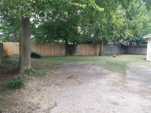 11707 Easterling Drive, Houston, TX 77065