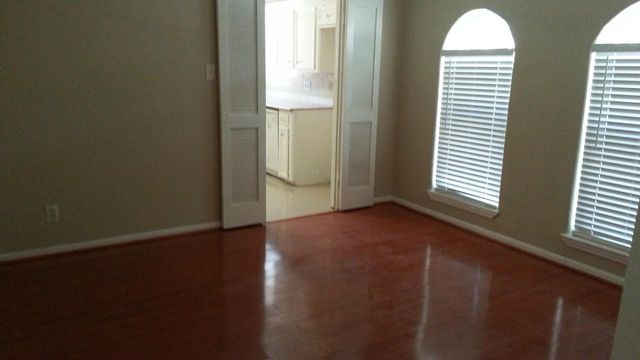 11707 Easterling Drive, Houston, TX 77065