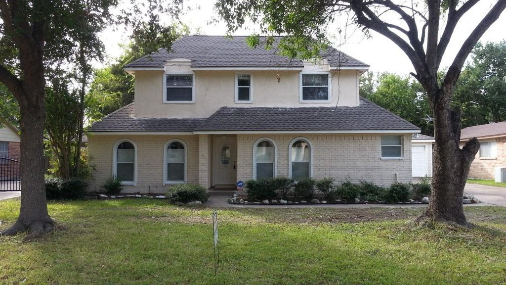 11707 Easterling Drive, Houston, TX 77065