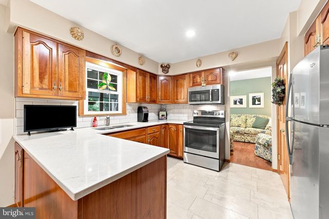 528 COLUMBIA RD, Egg Harbor City, NJ 08215