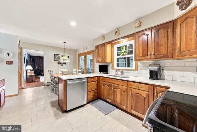 528 COLUMBIA RD, Egg Harbor City, NJ 08215