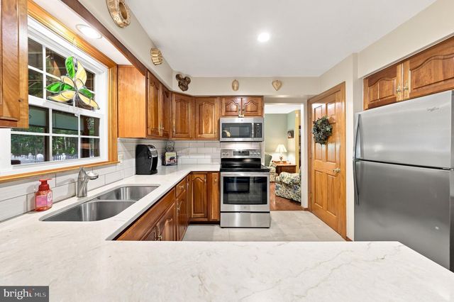 528 COLUMBIA RD, Egg Harbor City, NJ 08215